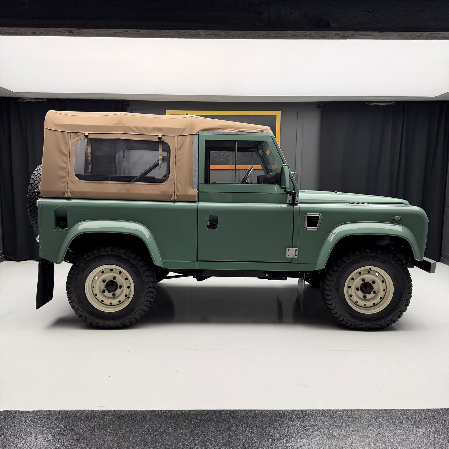 2000 Land Rover Defender