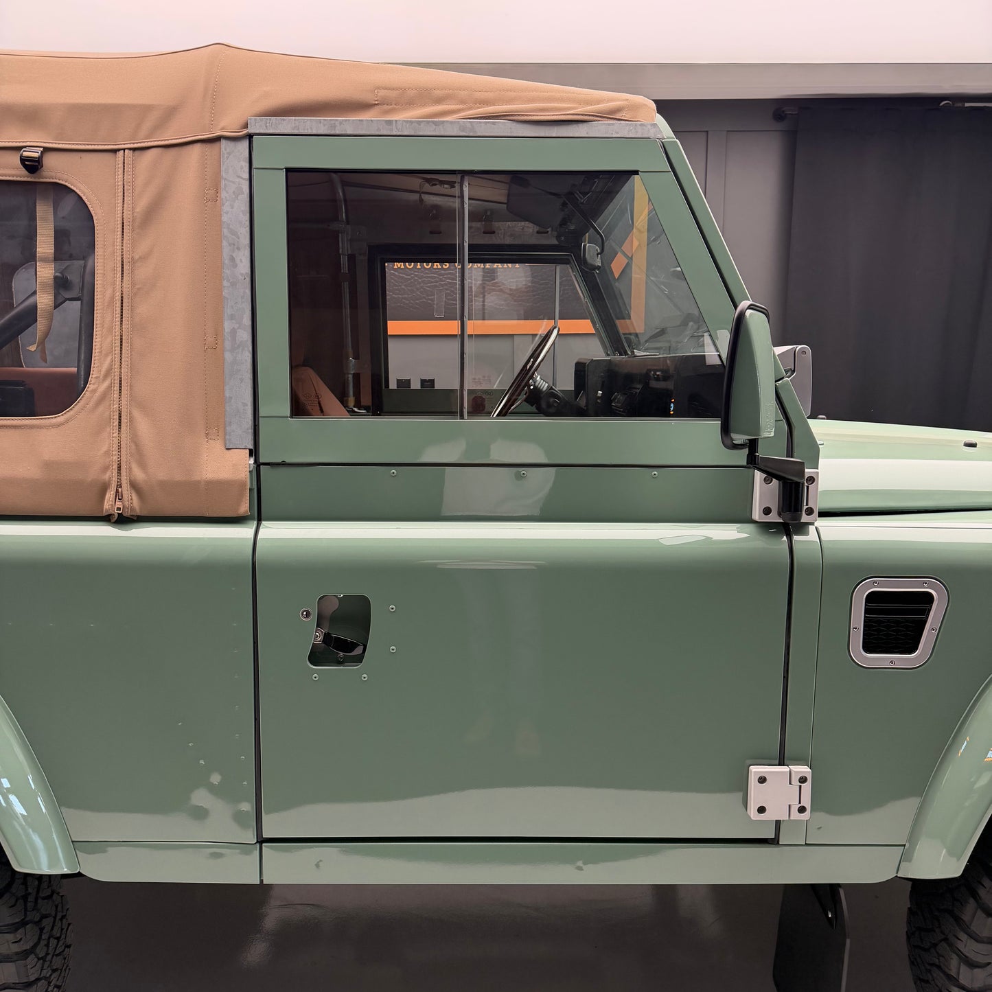 2000 Land Rover Defender