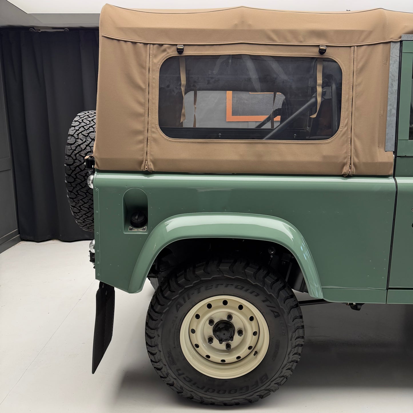 2000 Land Rover Defender