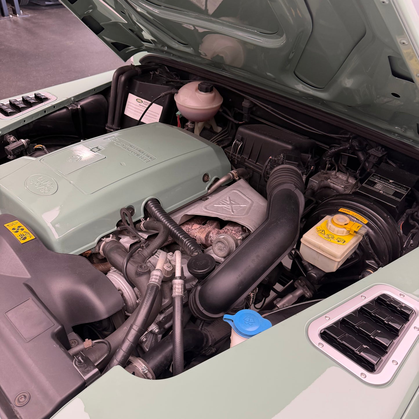 2000 Land Rover Defender