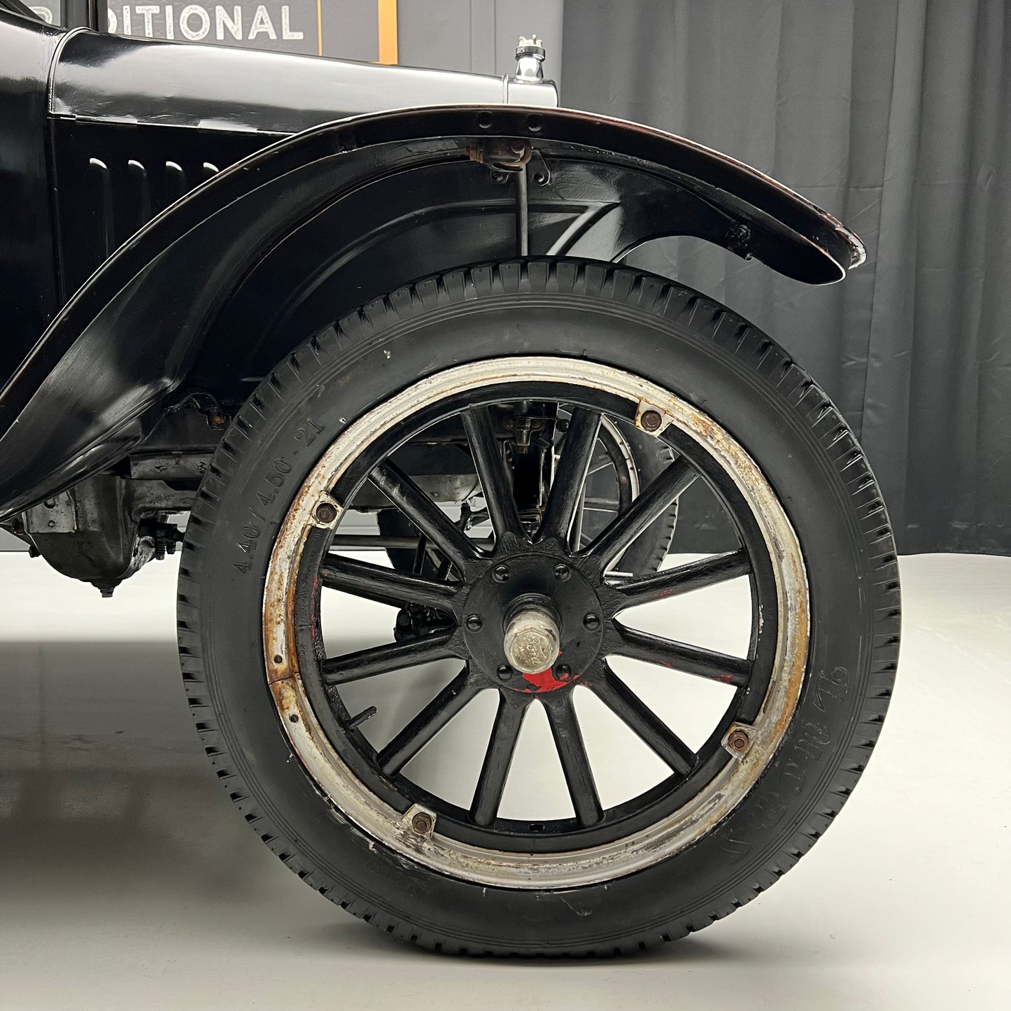 Load image into Gallery viewer, 1925 Ford Model T Dr Coupe
