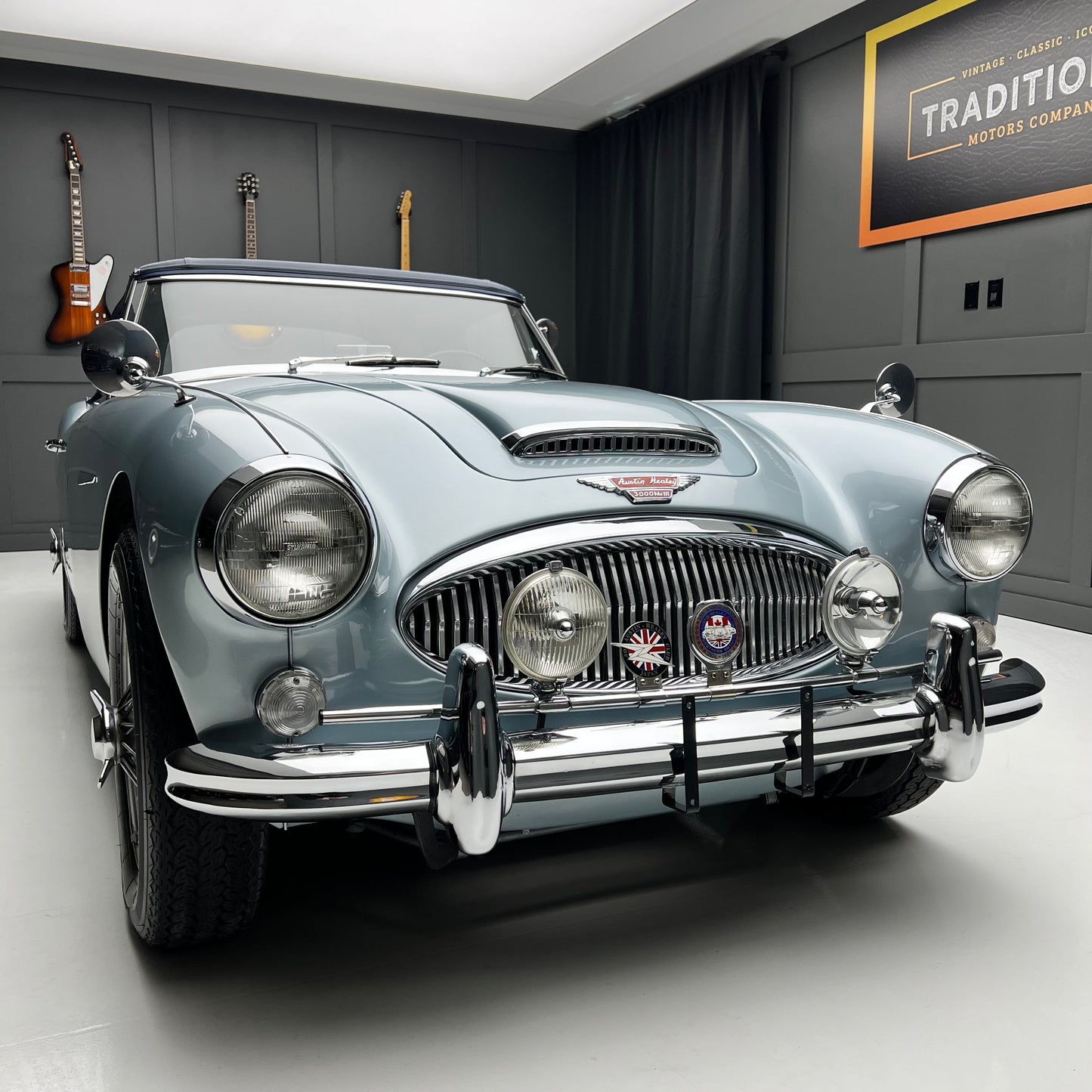 Load image into Gallery viewer, 1965 Austin Healey 3000 MKIII BJ8