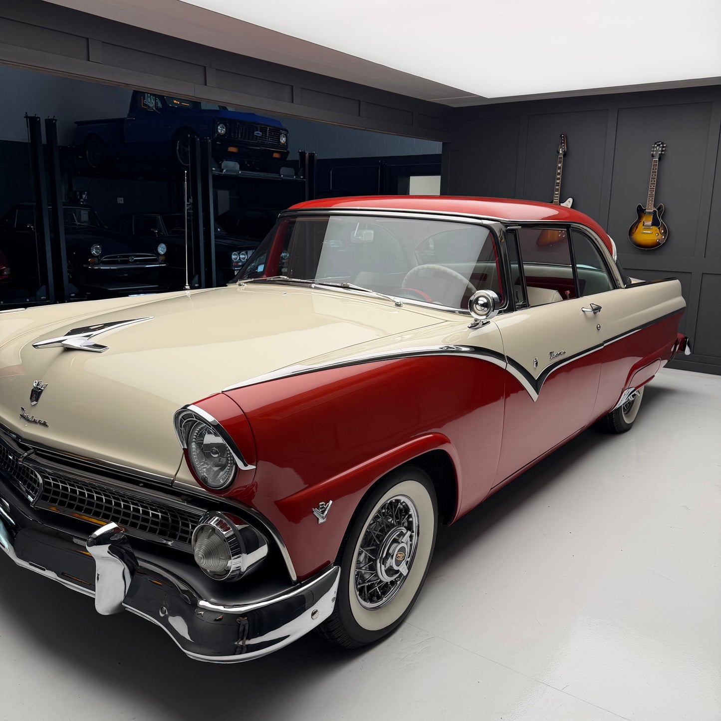 1955 Ford Fairlane Victoria