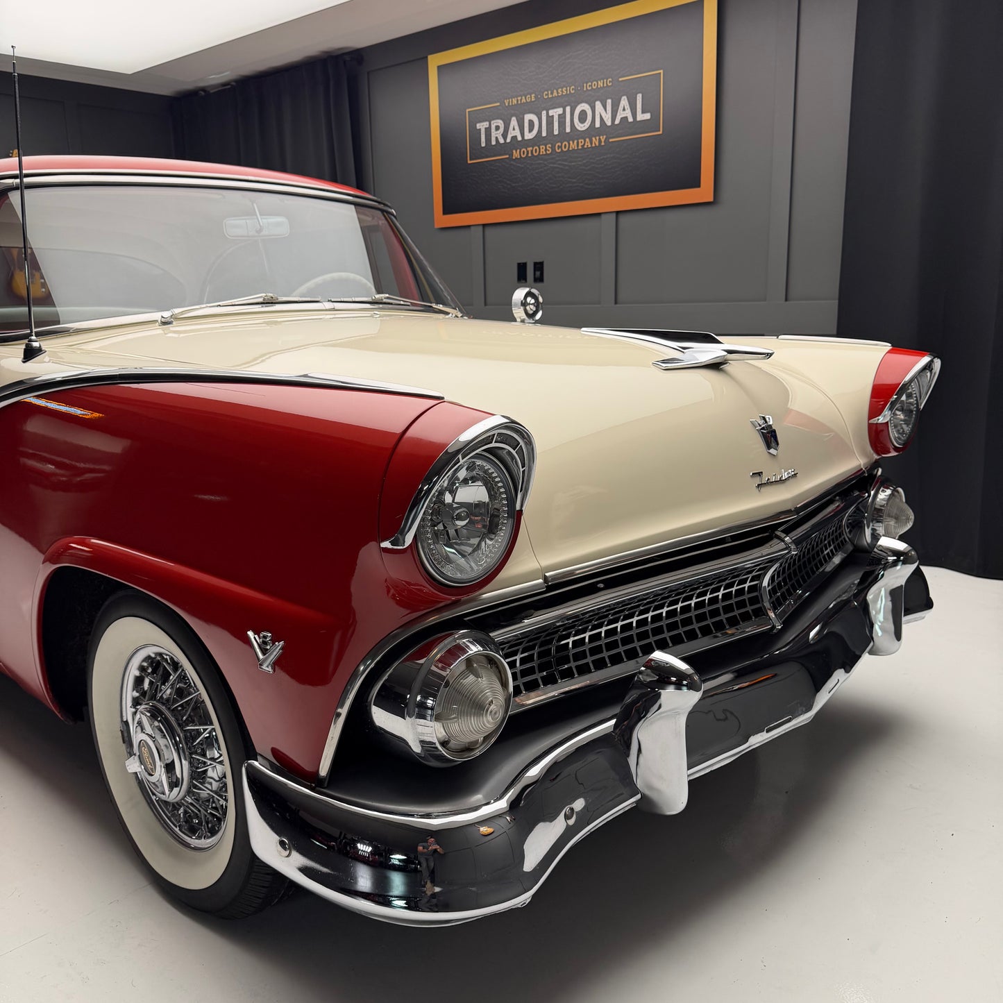 1955 Ford Fairlane Victoria