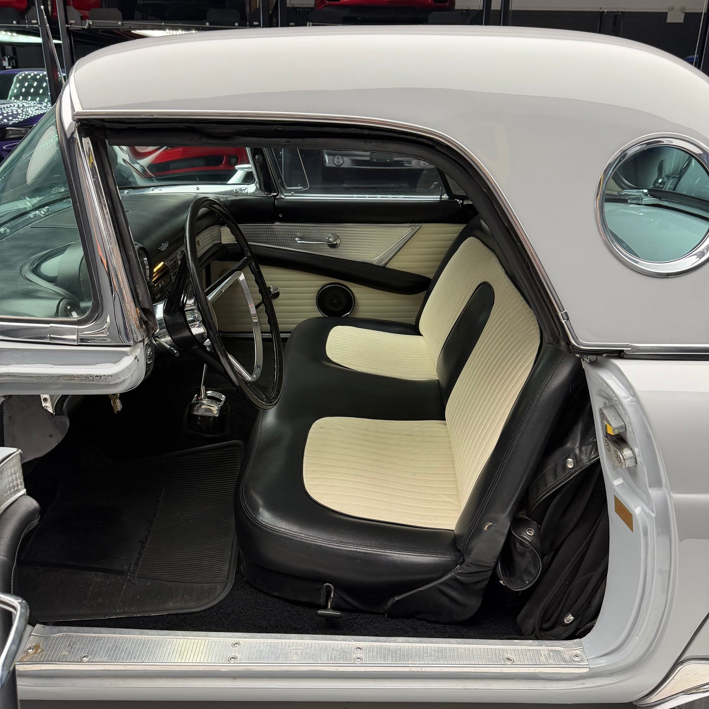 1956 Ford Thunderbird