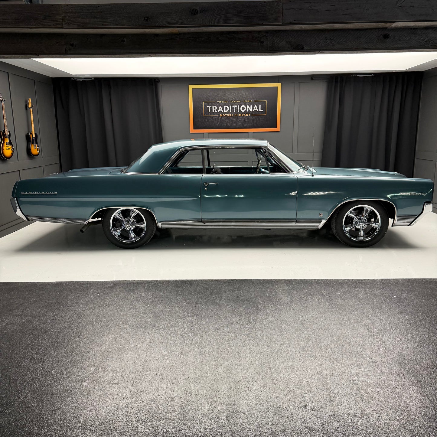 1964 Pontiac Parisienne Custom Sport