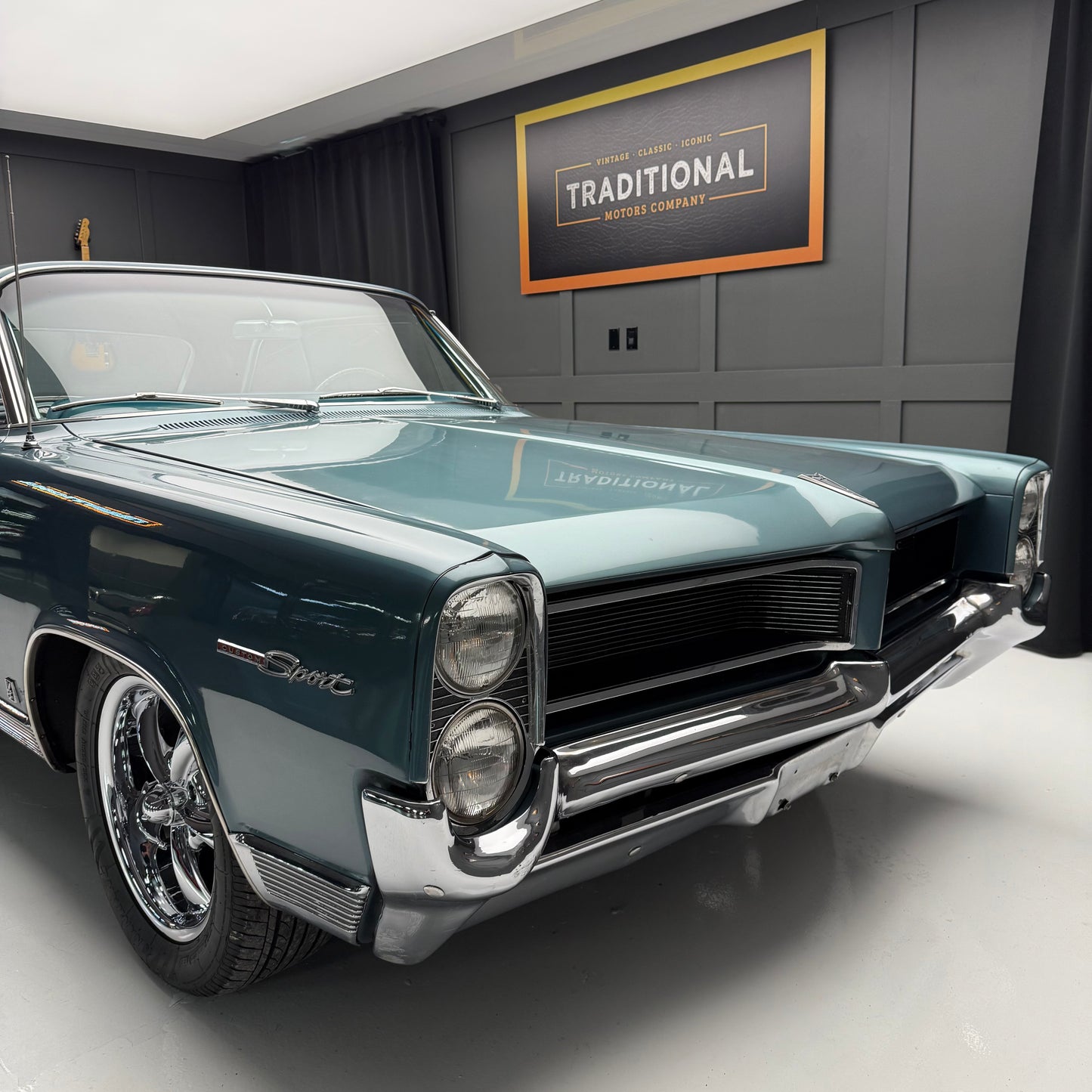 1964 Pontiac Parisienne Custom Sport