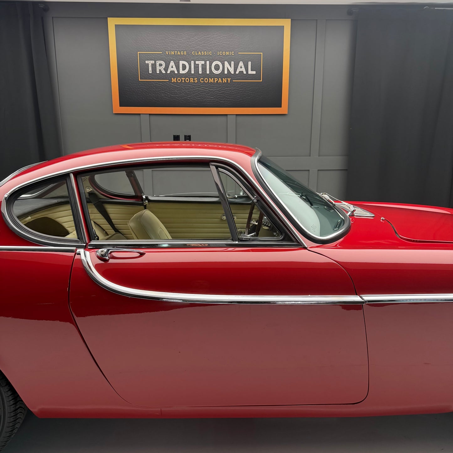 1963 Volvo P1800