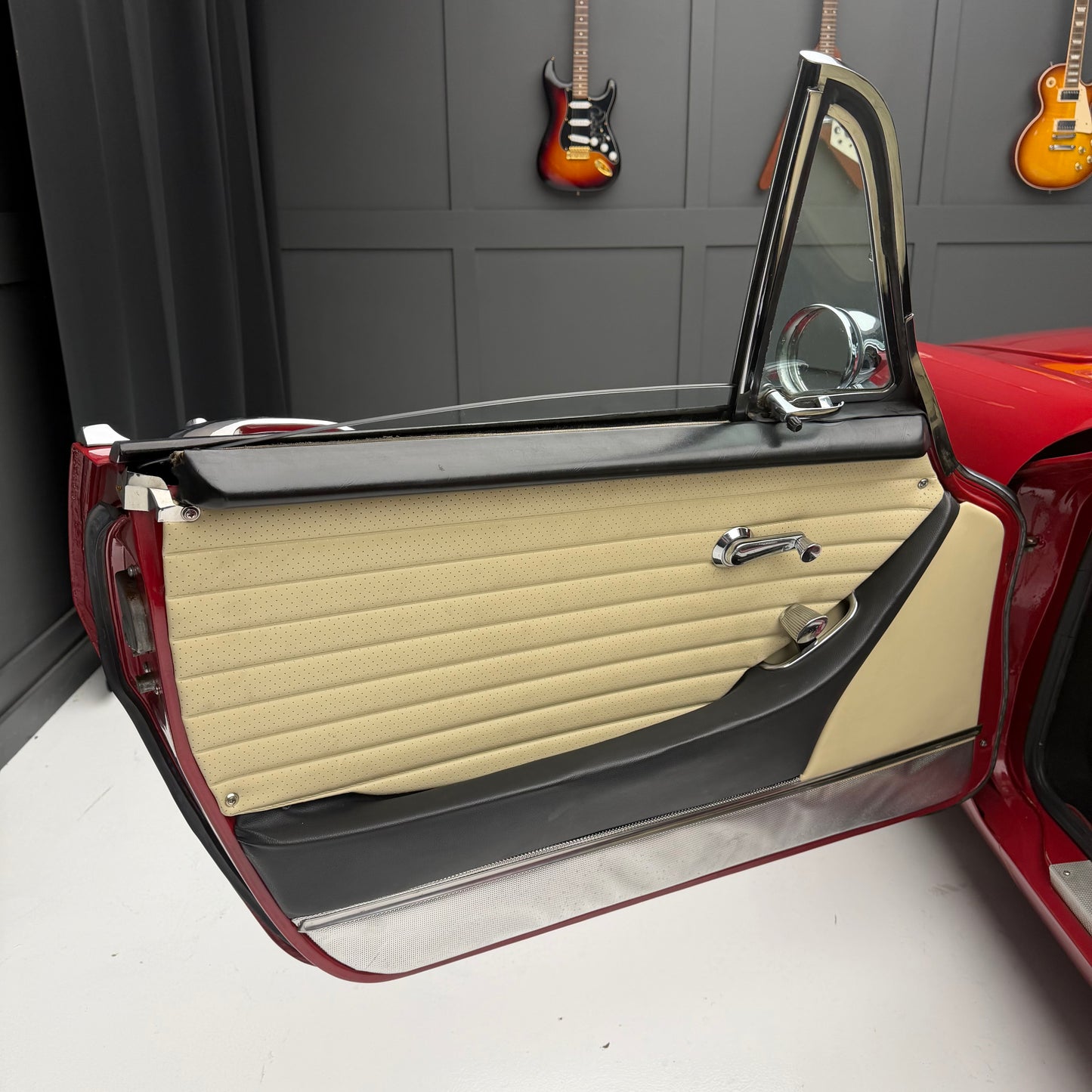 1963 Volvo P1800