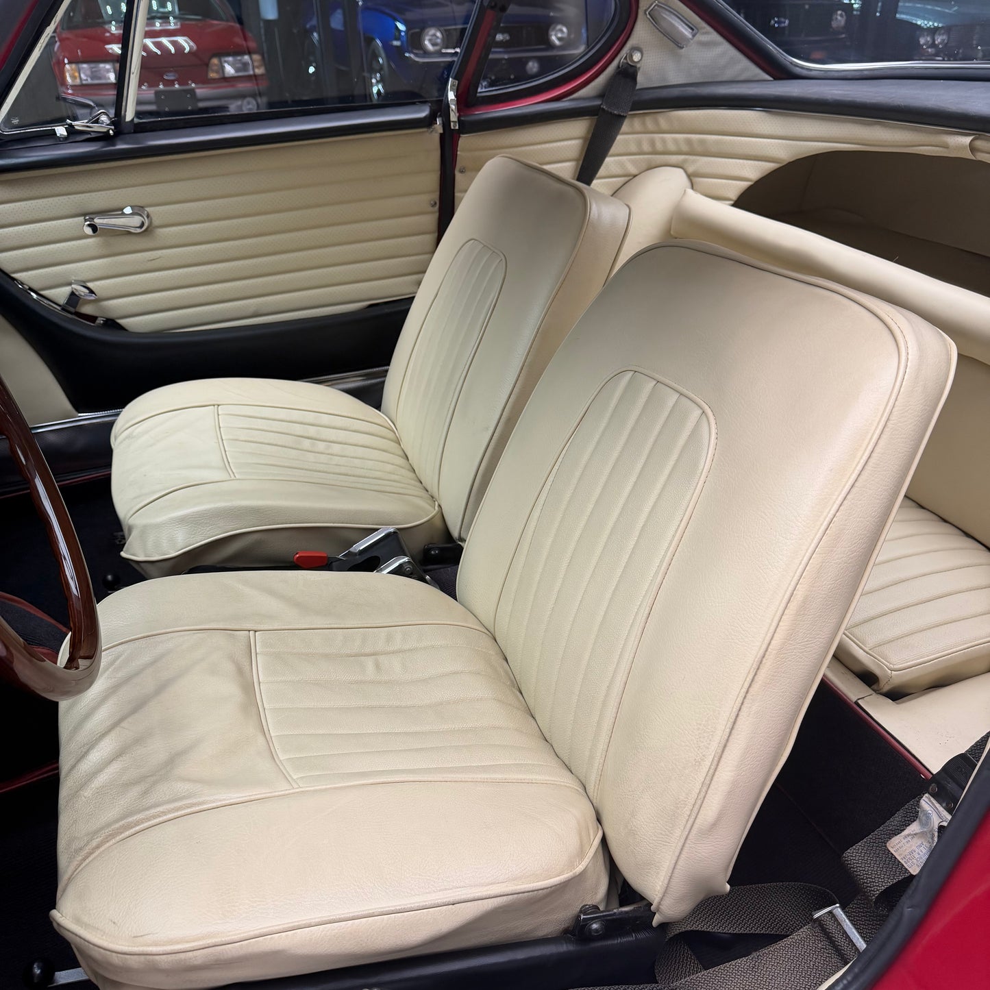 1963 Volvo P1800