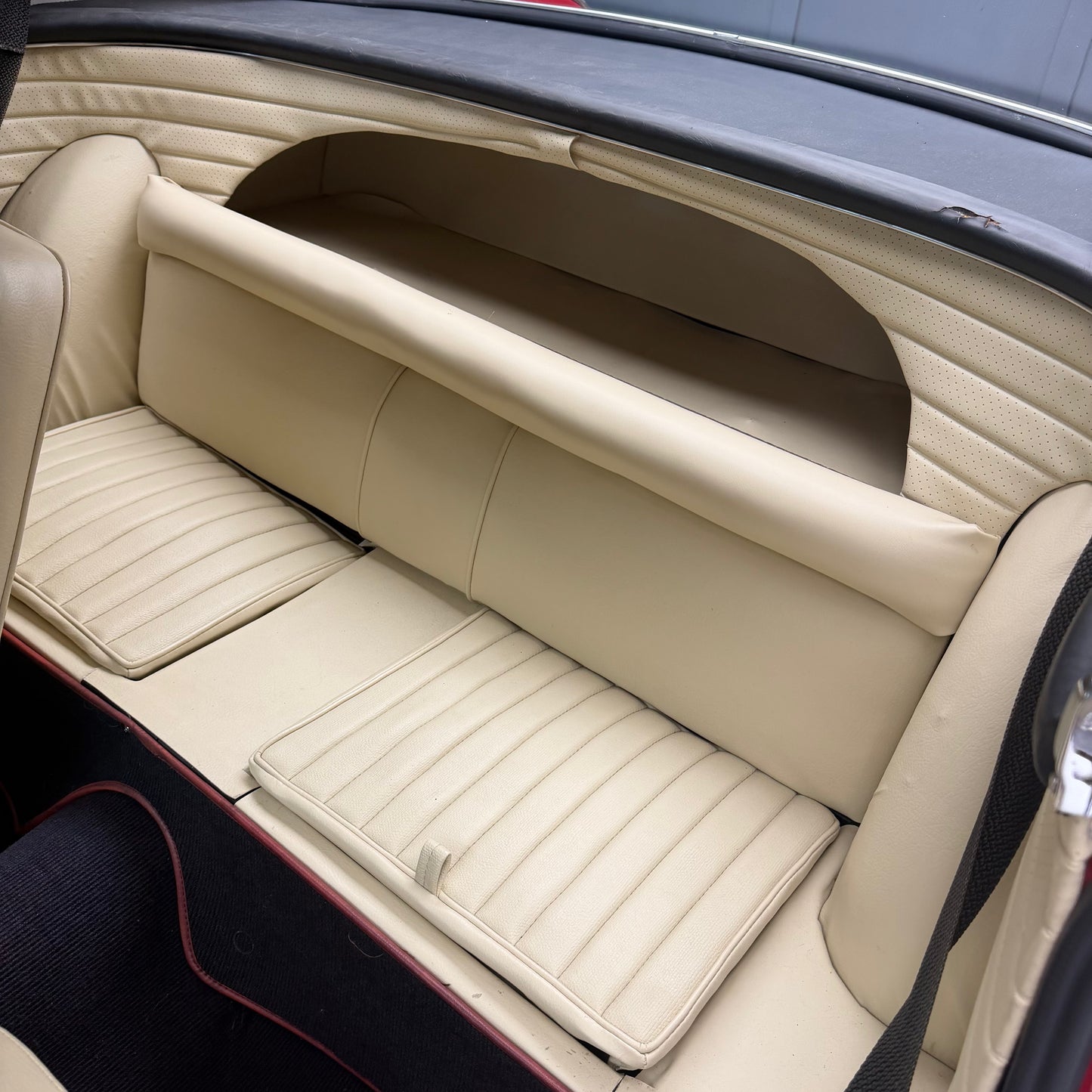 1963 Volvo P1800