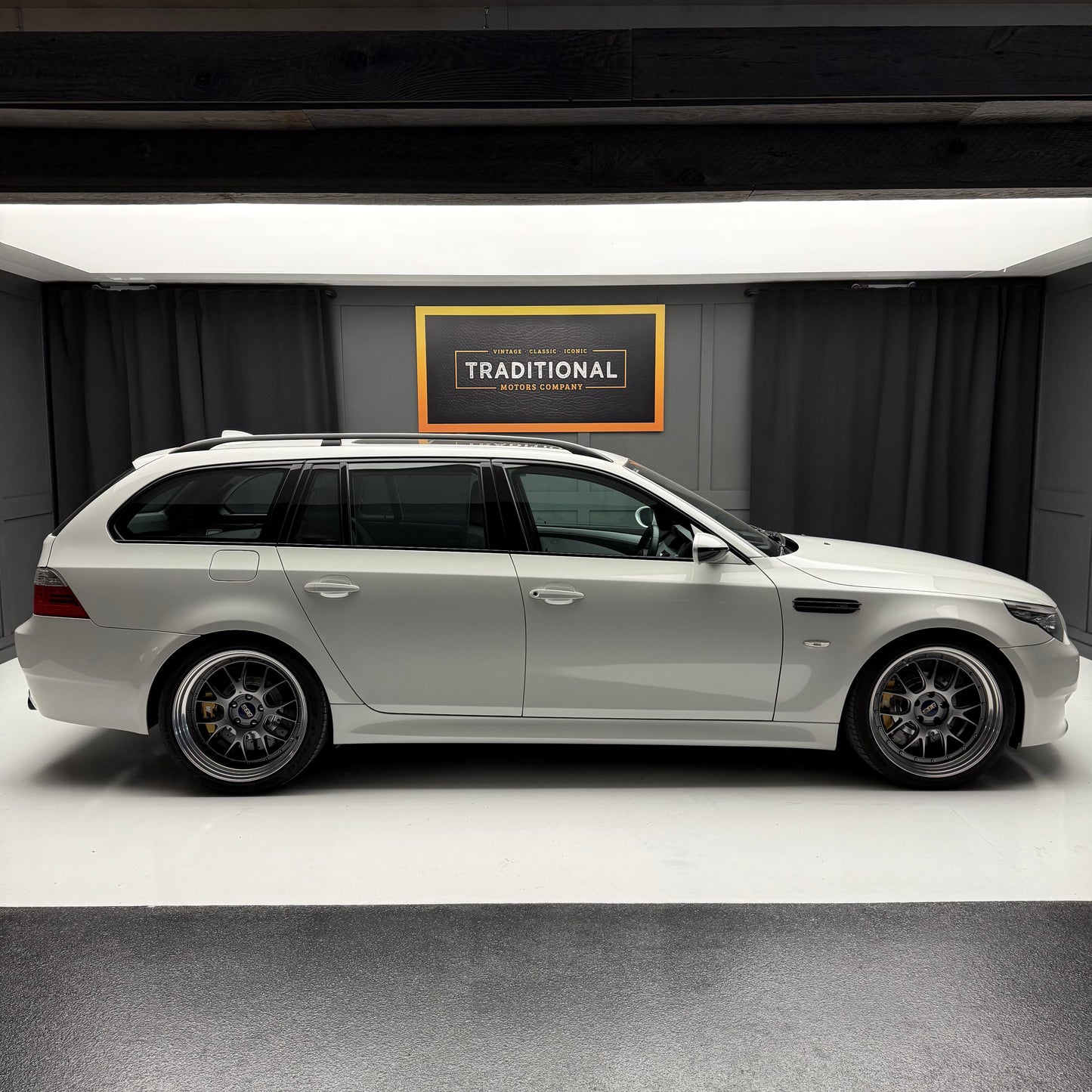 2008 BMW M5 SMG Touring E61