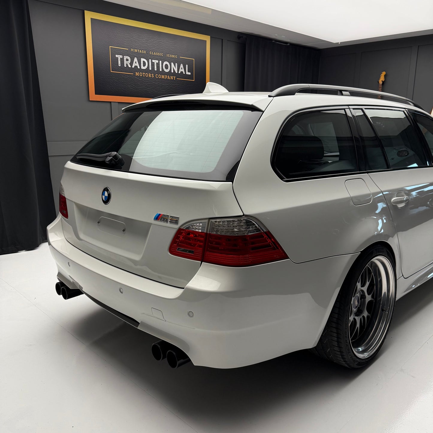 2008 BMW M5 SMG Touring E61