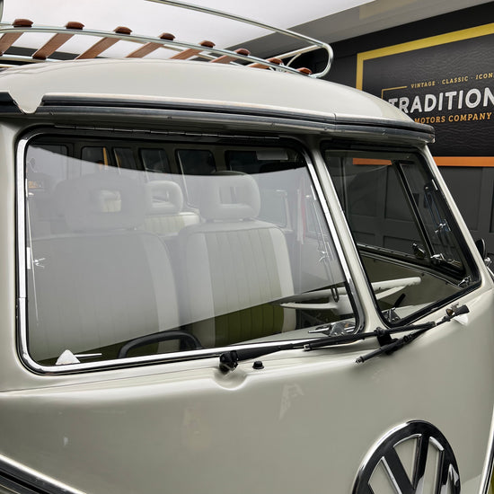 1975 Volkswagen Microbus Deluxe Samba 23 window