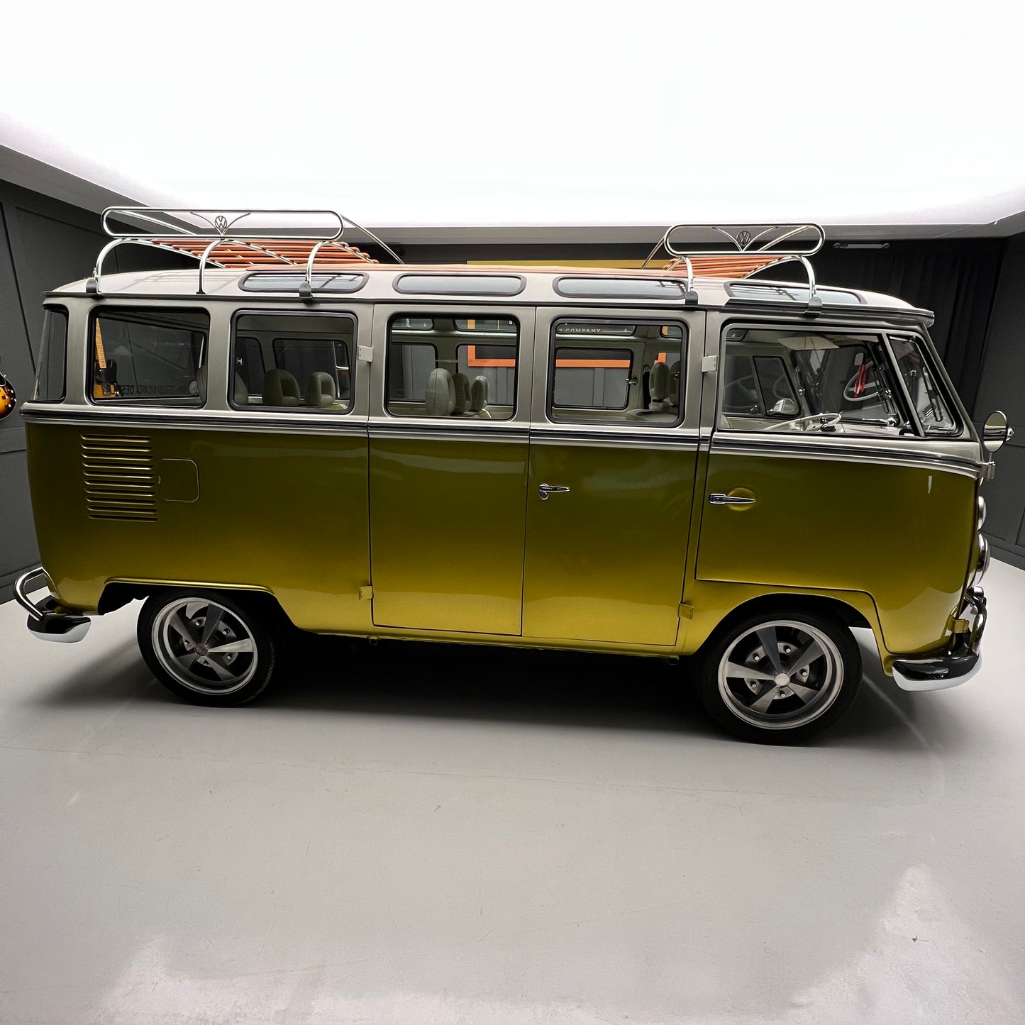 1975 Volkswagen Microbus Deluxe Samba 23 window