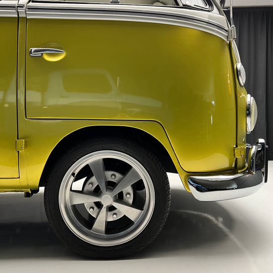 1975 Volkswagen Microbus Deluxe Samba 23 window