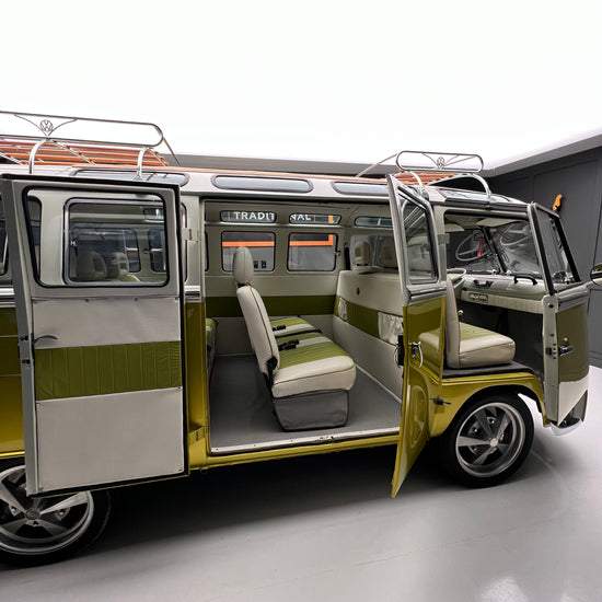 1975 Volkswagen Microbus Deluxe Samba 23 window