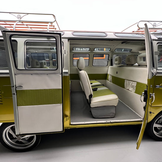 1975 Volkswagen Microbus Deluxe Samba 23 window
