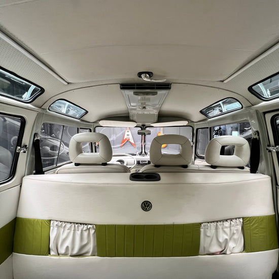1975 Volkswagen Microbus Deluxe Samba 23 window