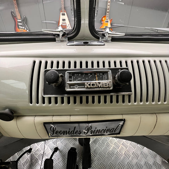 1975 Volkswagen Microbus Deluxe Samba 23 window
