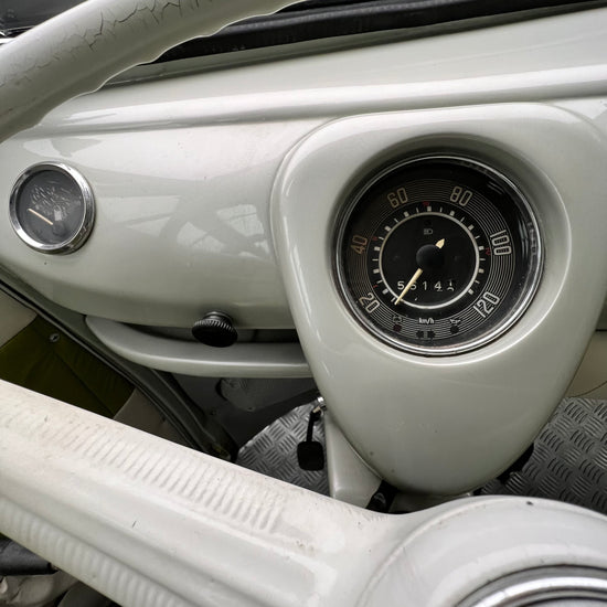 1975 Volkswagen Microbus Deluxe Samba 23 window