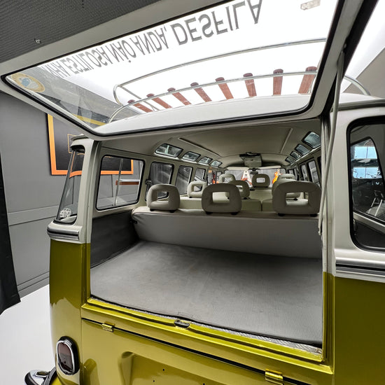 1975 Volkswagen Microbus Deluxe Samba 23 window