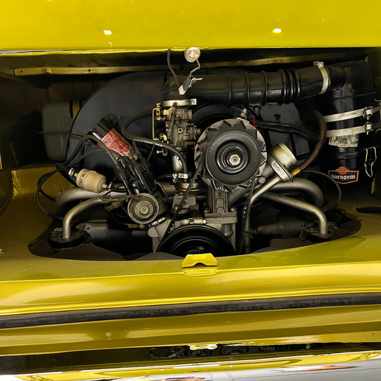 1975 Volkswagen Microbus Deluxe Samba 23 window