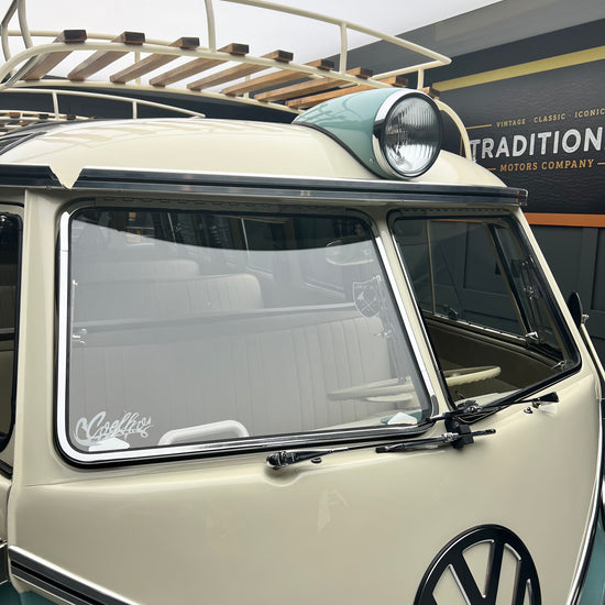 1966 Volkswagen Microbus Deluxe Samba 23 Window