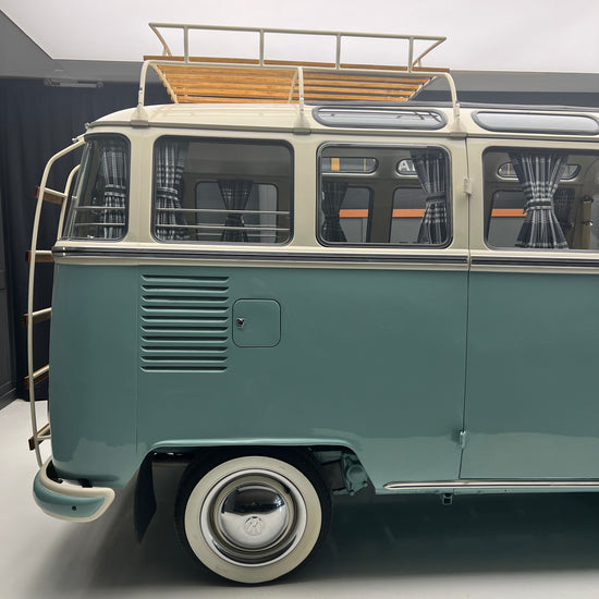 1966 Volkswagen Microbus Deluxe Samba 23 Window