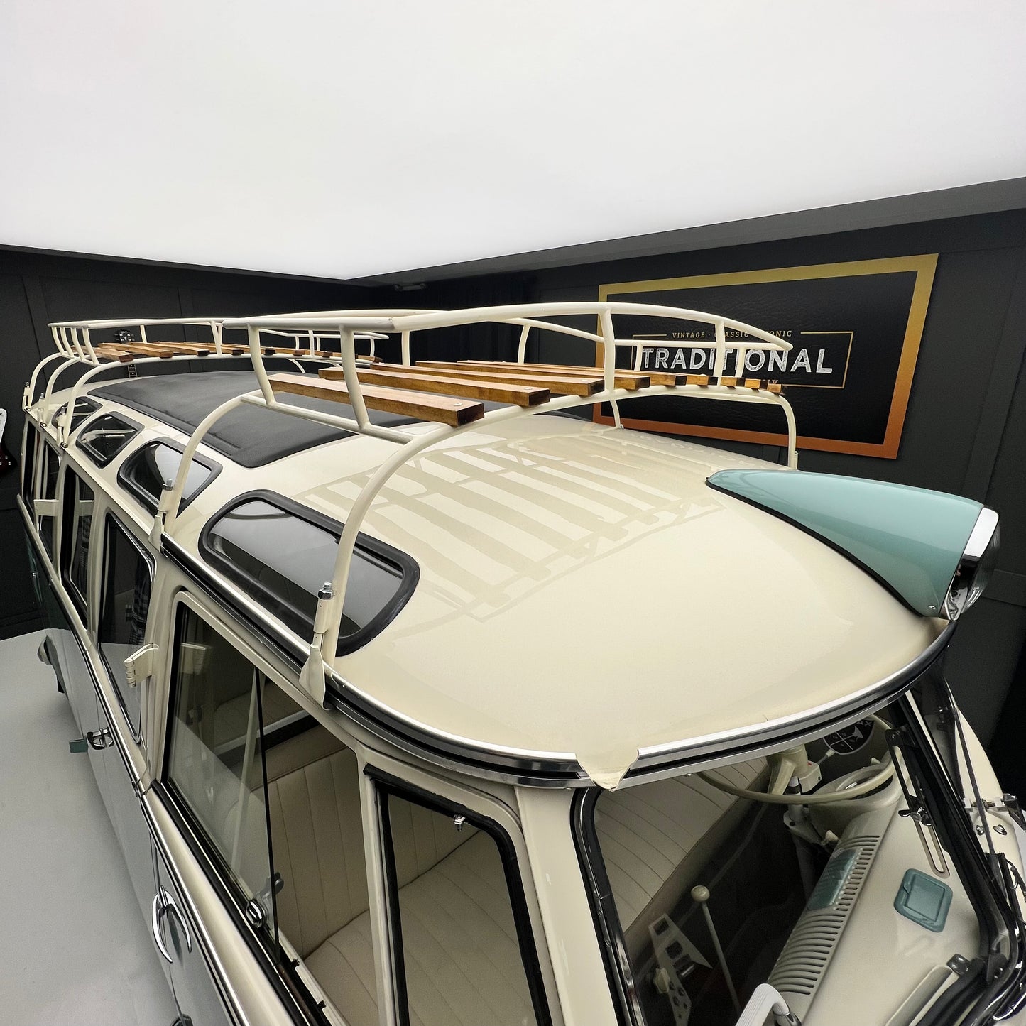 1966 Volkswagen Microbus Deluxe Samba 23 Window