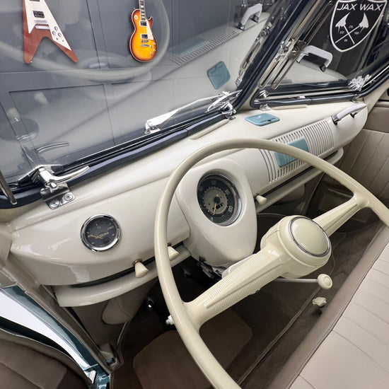 1966 Volkswagen Microbus Deluxe Samba 23 Window