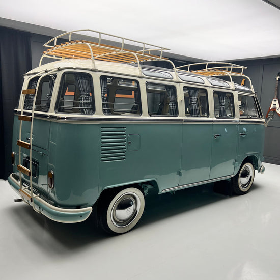 1966 Volkswagen Microbus Deluxe Samba 23 Window
