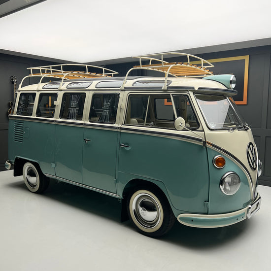 1966 Volkswagen Microbus Deluxe Samba 23 Window
