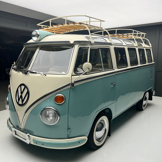 1966 Volkswagen Microbus Deluxe Samba 23 Window