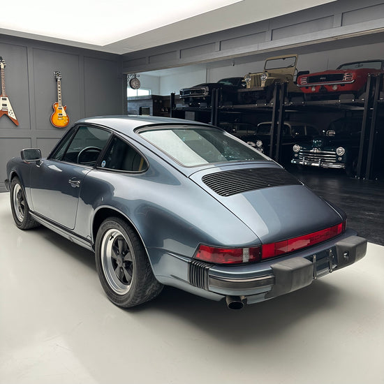 Load image into Gallery viewer, 1987 Porsche 911 Carrera
