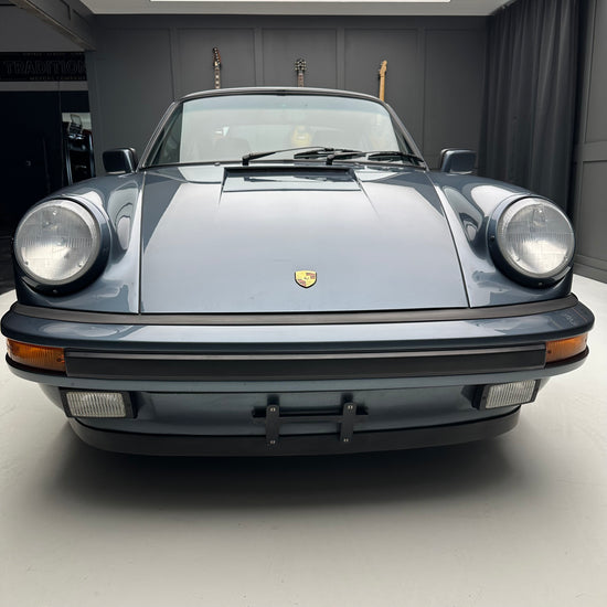 Load image into Gallery viewer, 1987 Porsche 911 Carrera
