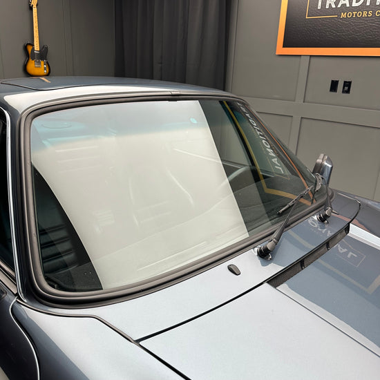 Load image into Gallery viewer, 1987 Porsche 911 Carrera
