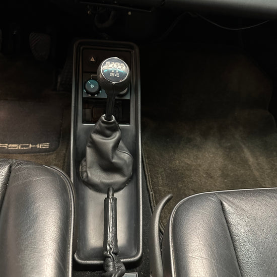 Load image into Gallery viewer, 1987 Porsche 911 Carrera
