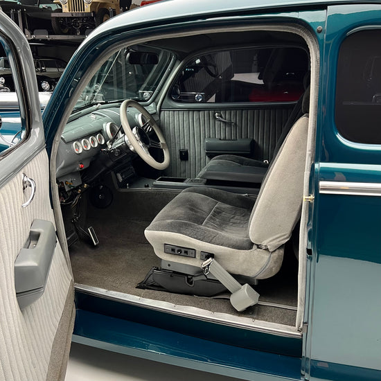 1948 Ford Super Deluxe