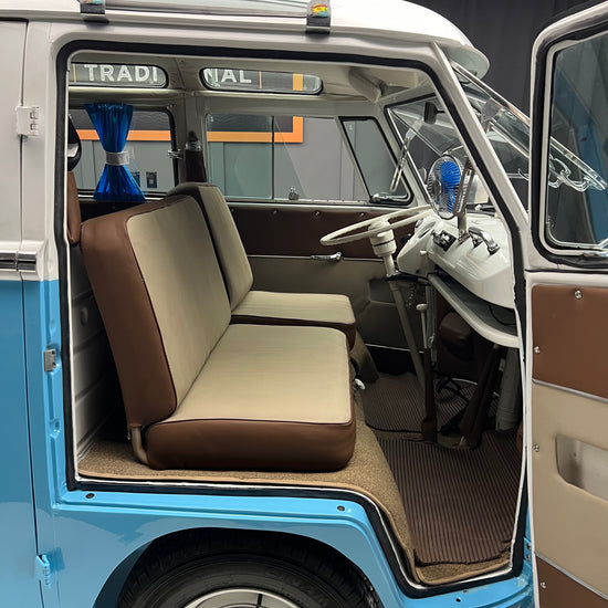 1974 Volkswagen Microbus Deluxe Samba 23 window