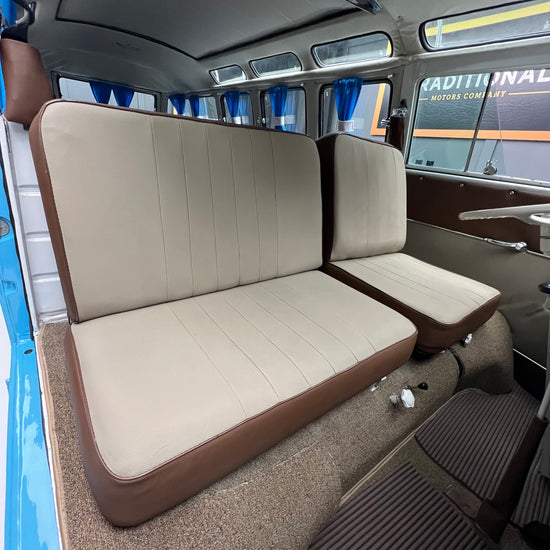 1974 Volkswagen Microbus Deluxe Samba 23 window