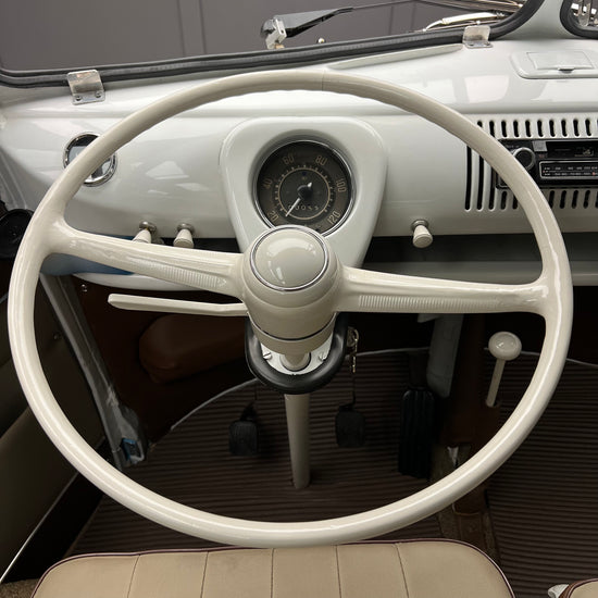 1974 Volkswagen Microbus Deluxe Samba 23 window