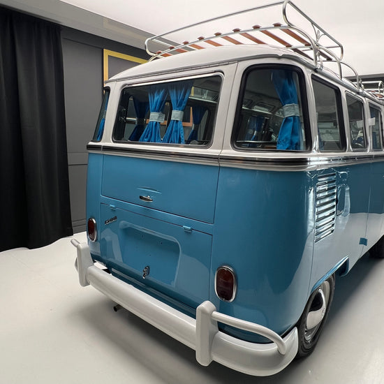 1974 Volkswagen Microbus Deluxe Samba 23 window