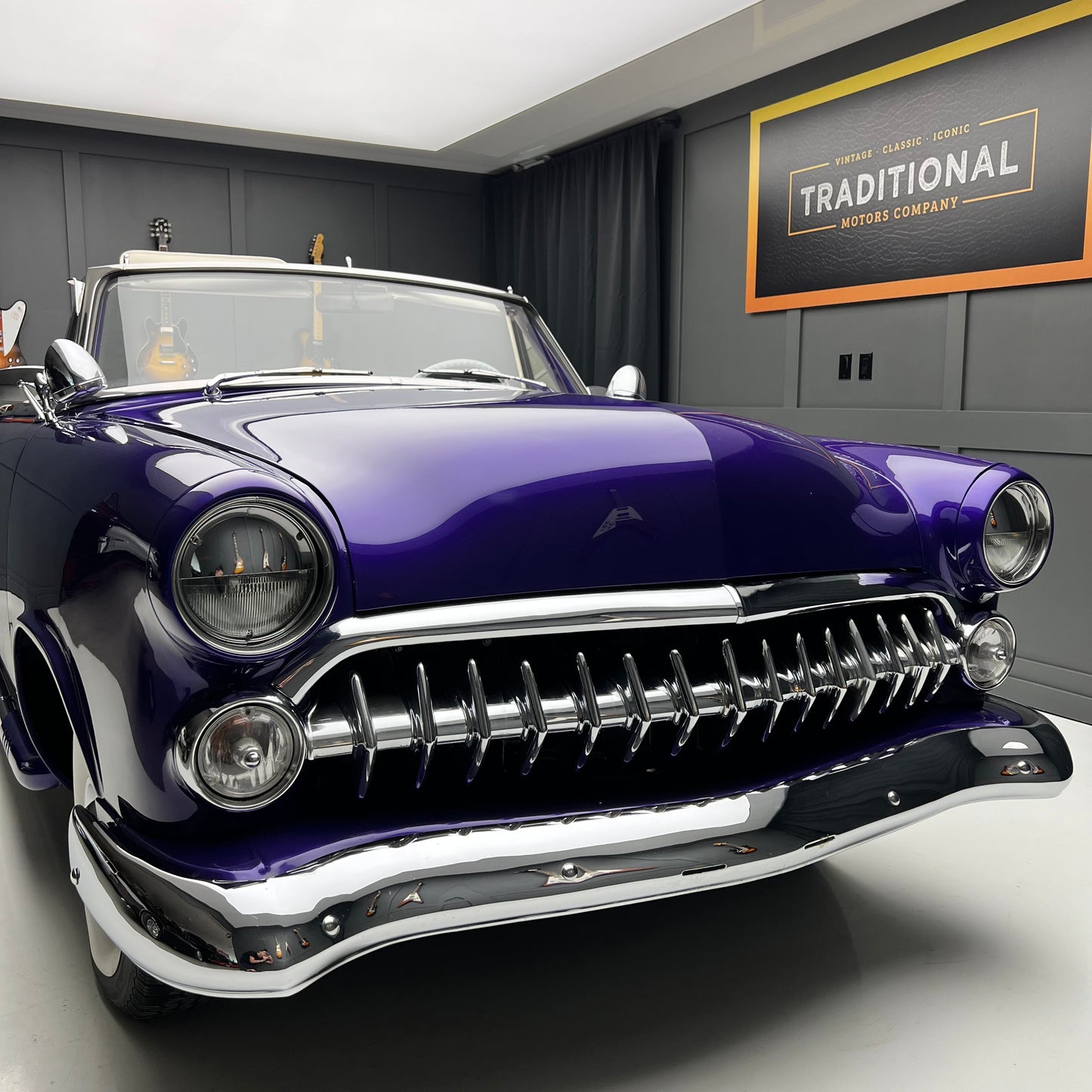 1952 Ford Crestline Sunliner