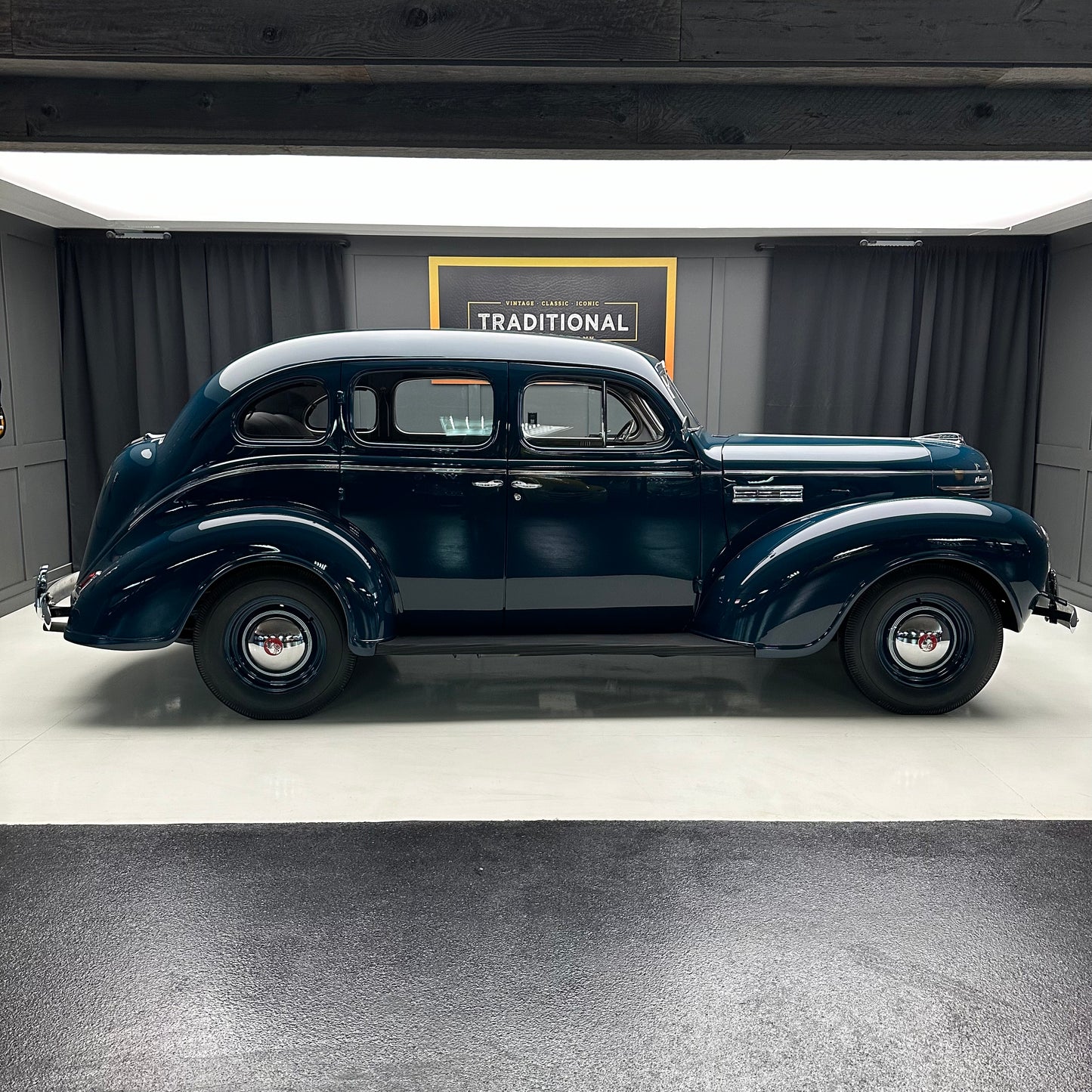 1939 Plymouth P8