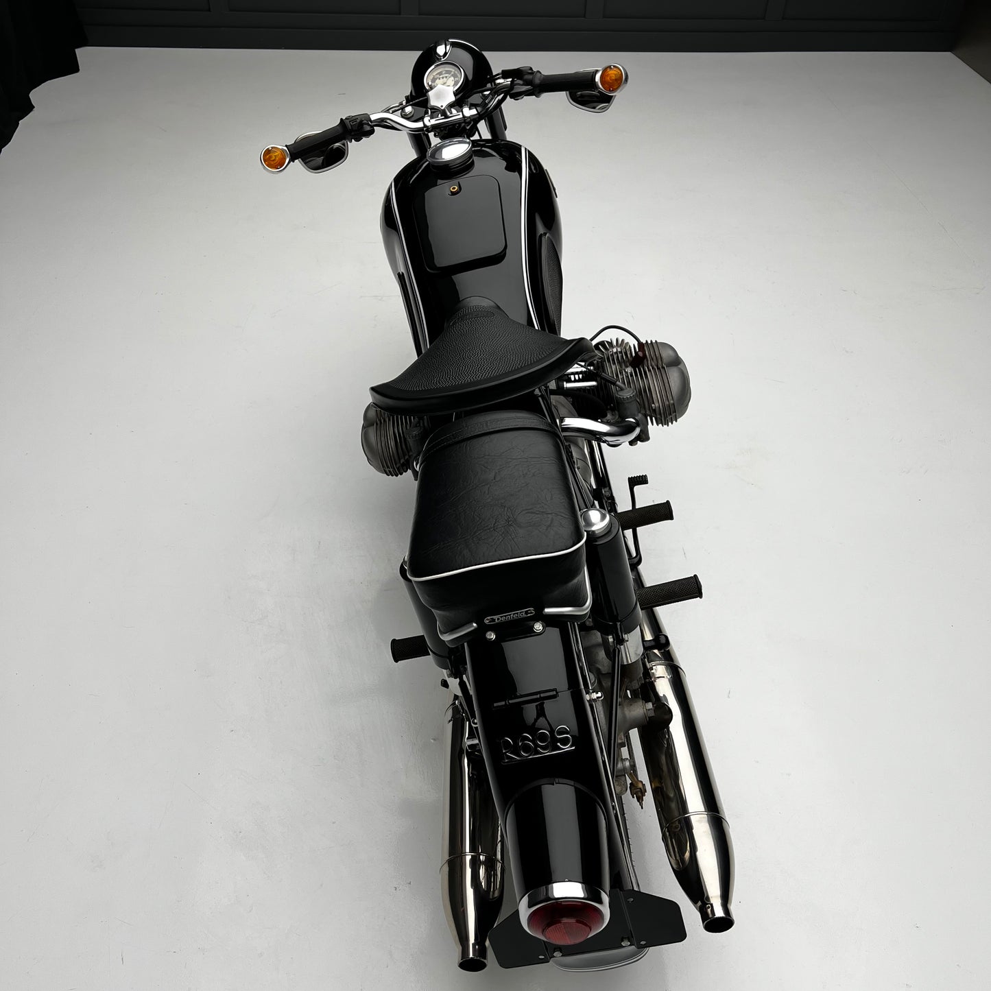 Load image into Gallery viewer, 1969 BMW R69S